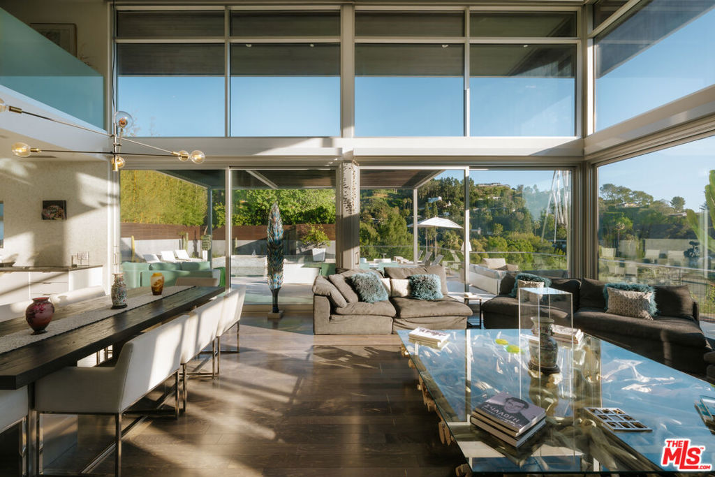 2651 Nichols Canyon Road Property Photo 14