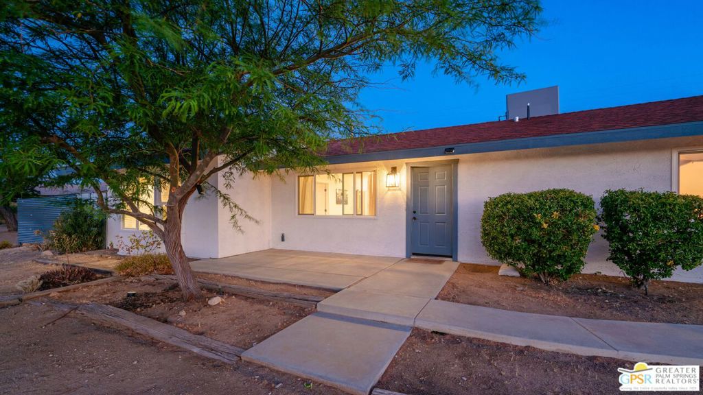 60219 Latham Trail Property Photo 1