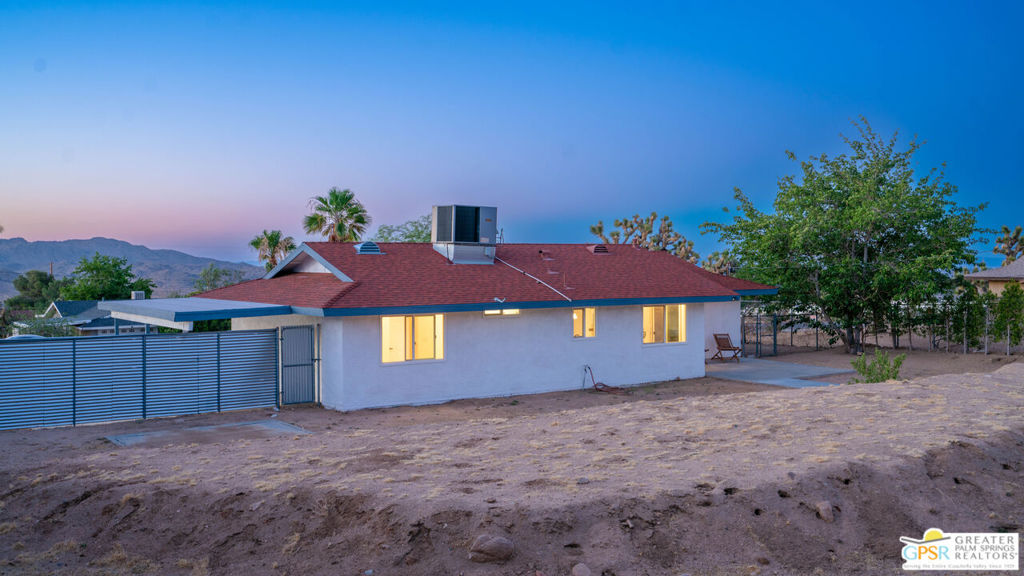 60219 Latham Trail Property Photo 6