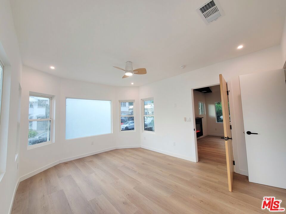 7734 Lexington Avenue Property Photo 4