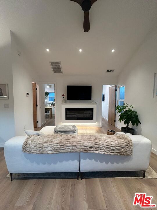7734 Lexington Avenue Property Photo 8