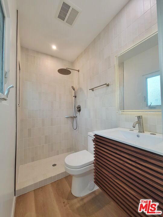 7734 Lexington Avenue Property Photo 9