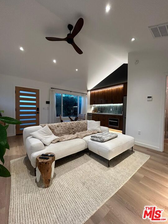7734 Lexington Avenue Property Photo 12