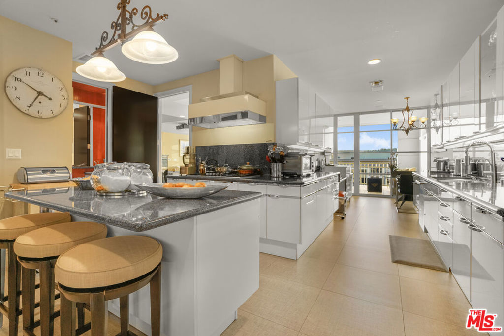 10380 Wilshire Boulevard 1501 Property Photo 10