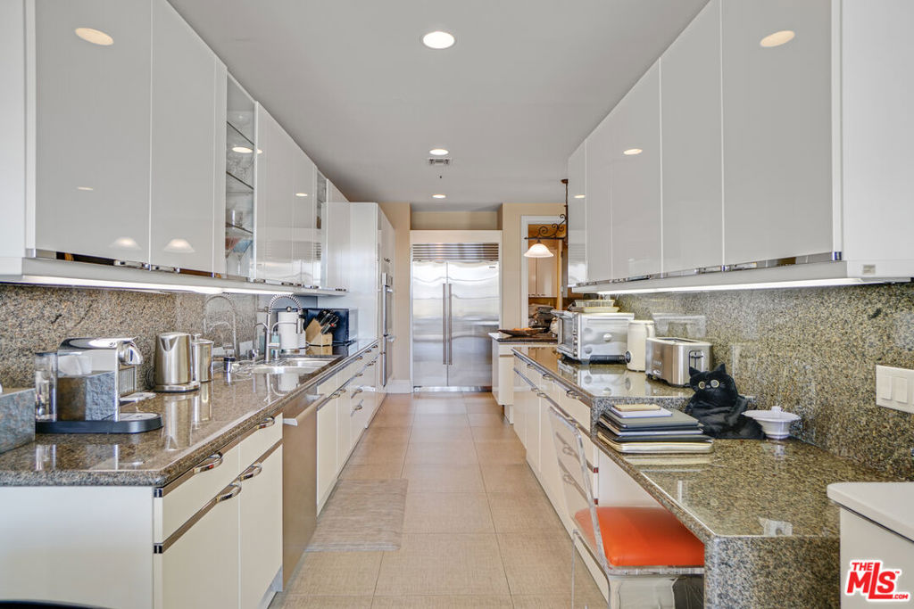 10380 Wilshire Boulevard 1501 Property Photo 13