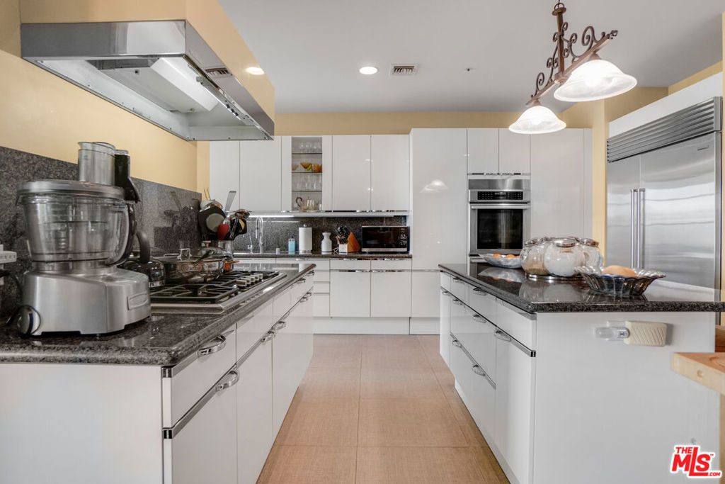 10380 Wilshire Boulevard 1501 Property Photo 14