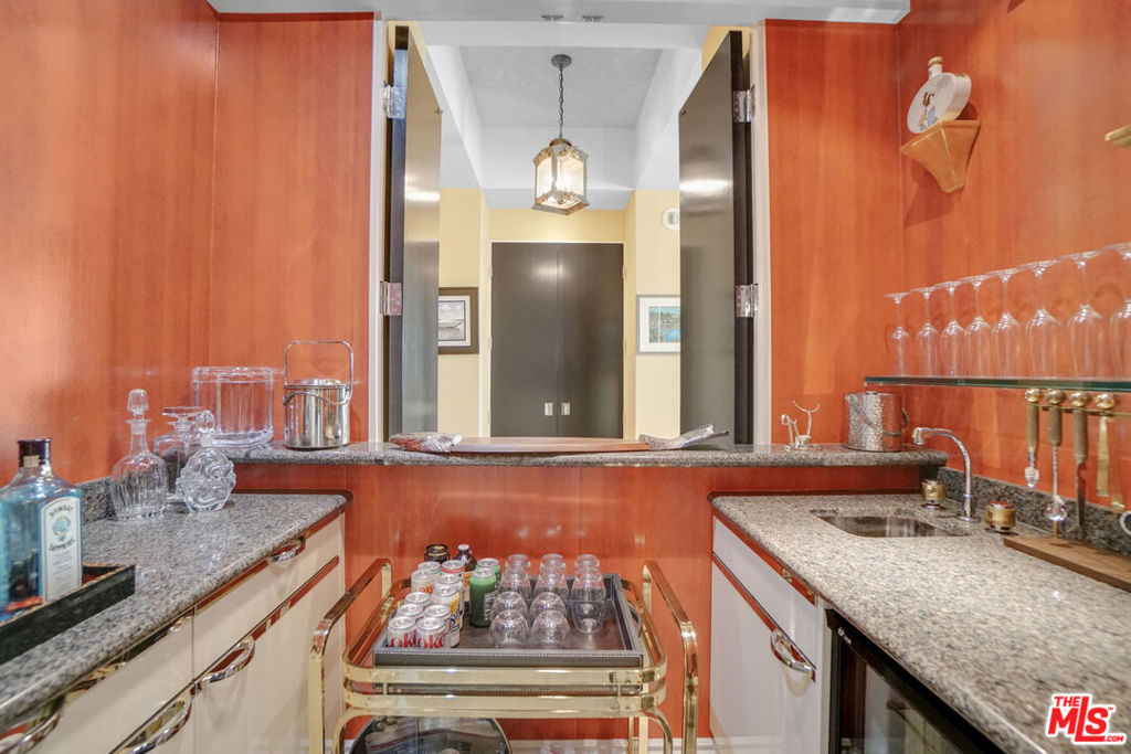 10380 Wilshire Boulevard 1501 Property Photo 18