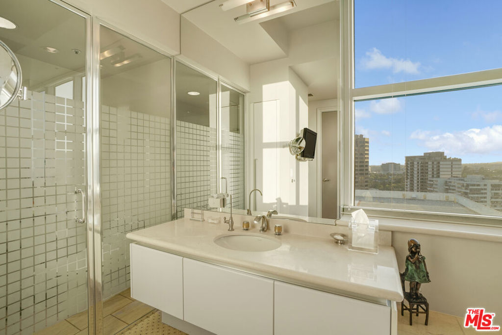 10380 Wilshire Boulevard 1501 Property Photo 28