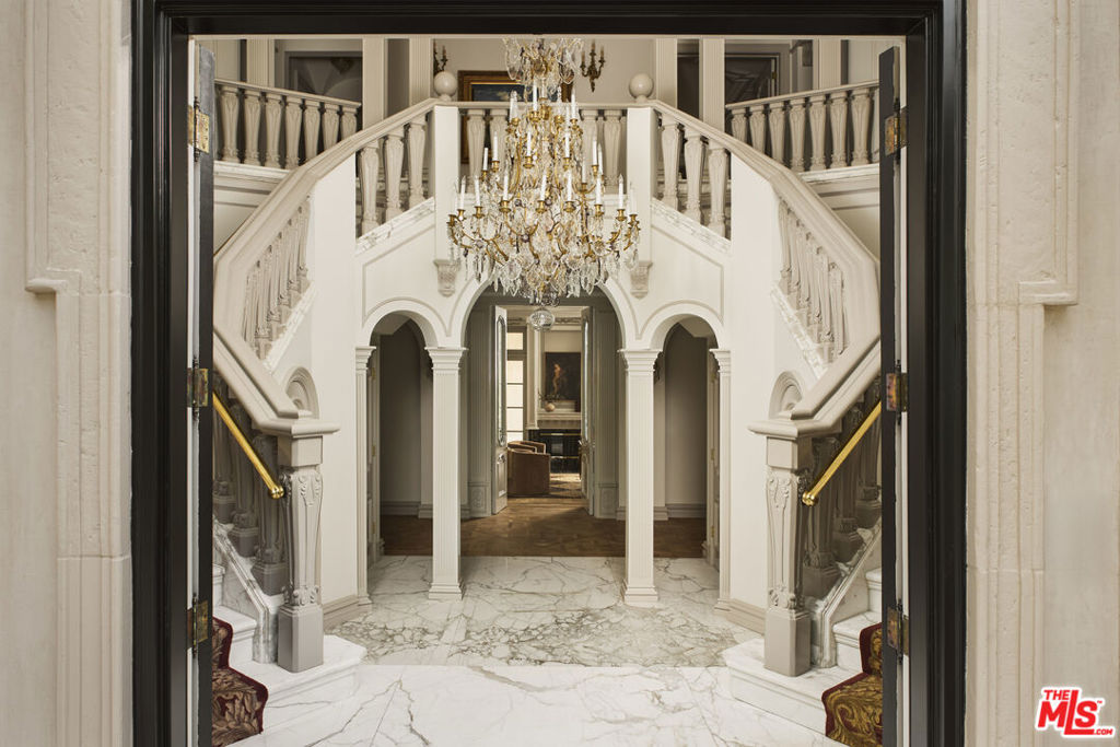 628 N Rodeo Drive Property Photo 6