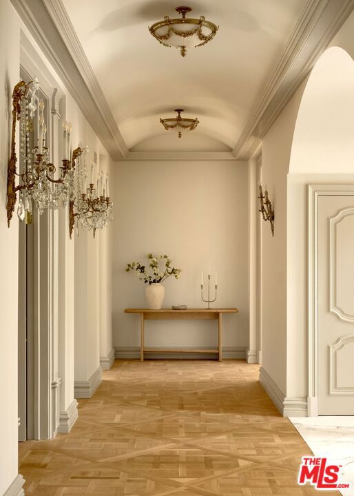 628 N Rodeo Drive Property Photo 10