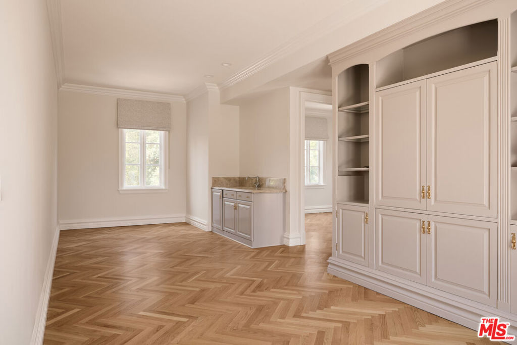 628 N Rodeo Drive Property Photo 25