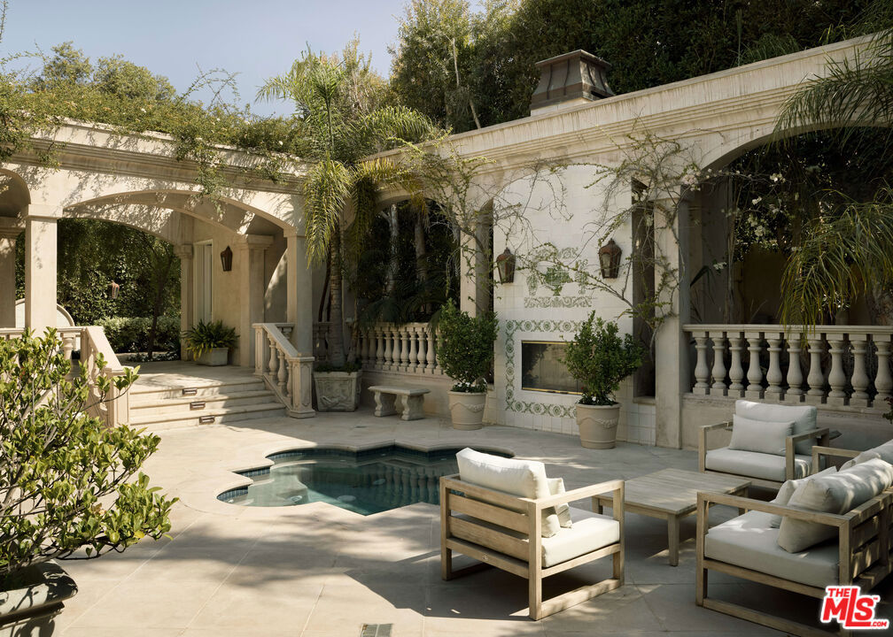 628 N Rodeo Drive Property Photo 28