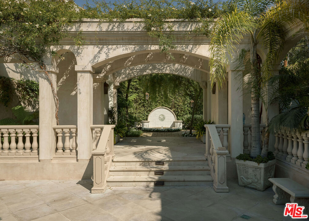 628 N Rodeo Drive Property Photo 29