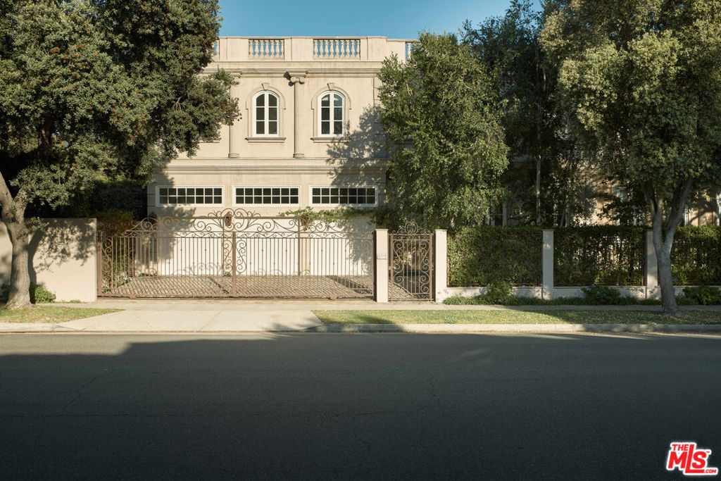 628 N Rodeo Drive Property Photo 32
