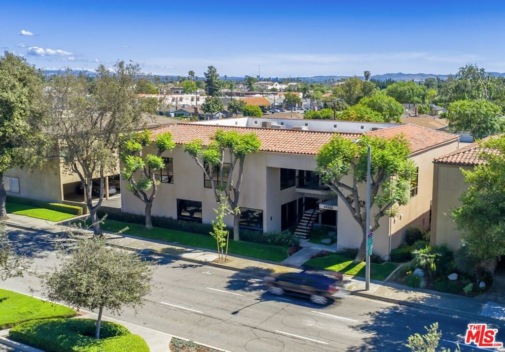 17722 Irvine Boulevard Property Photo 1