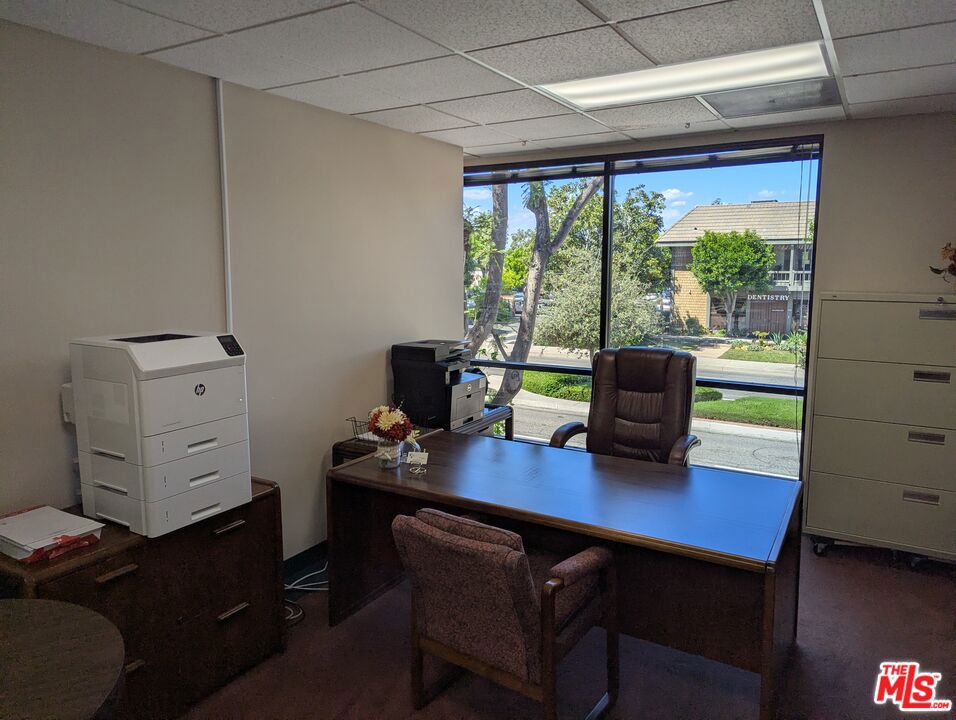 17722 Irvine Boulevard Property Photo 7