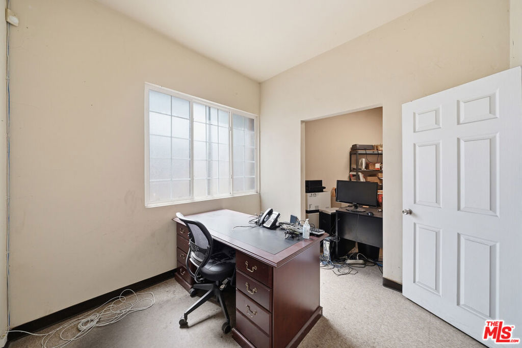 5413 W Washington Boulevard Property Photo 6