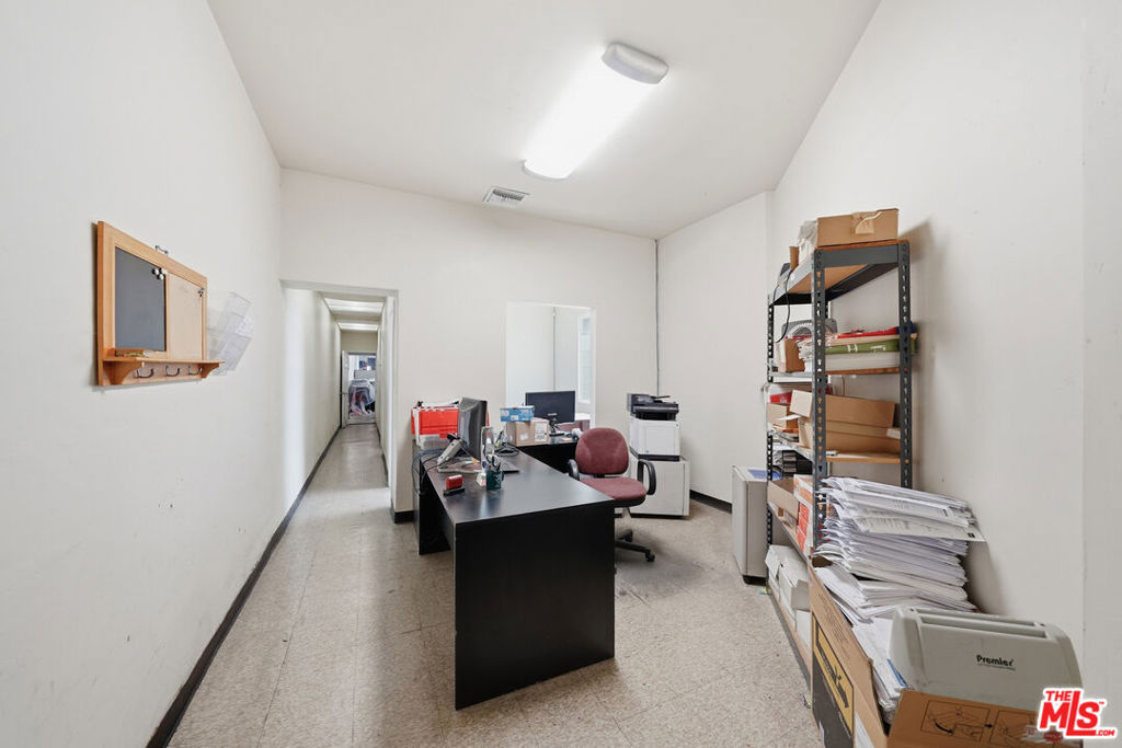5413 W Washington Boulevard Property Photo 7