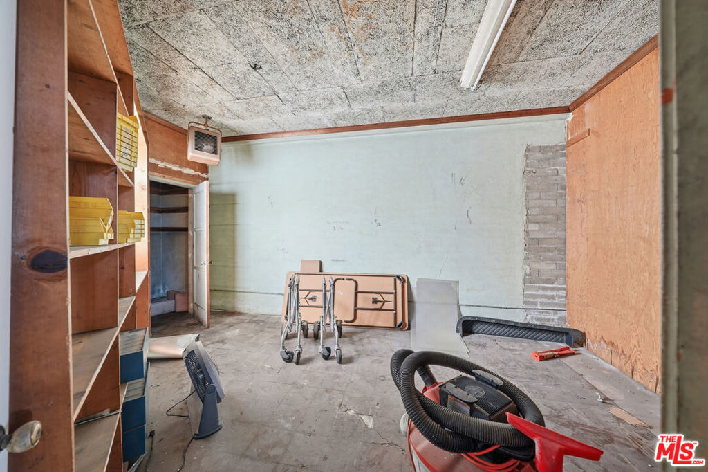 5413 W Washington Boulevard Property Photo 10