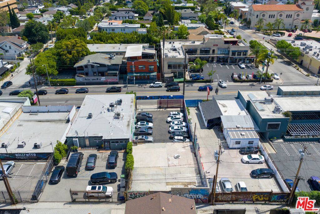 5725 Melrose Avenue Property Photo 3
