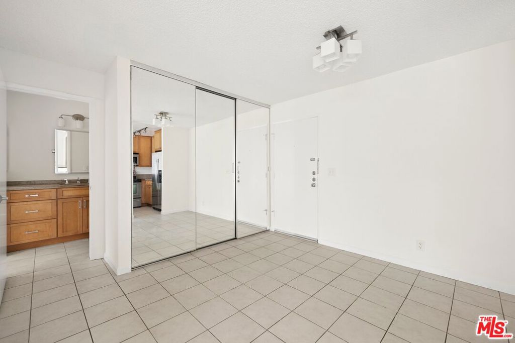 11645 Montana Avenue 206 Property Photo 9
