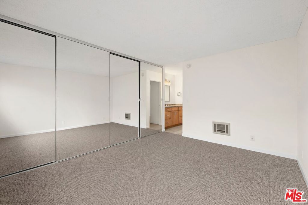 11645 Montana Avenue 206 Property Photo 10