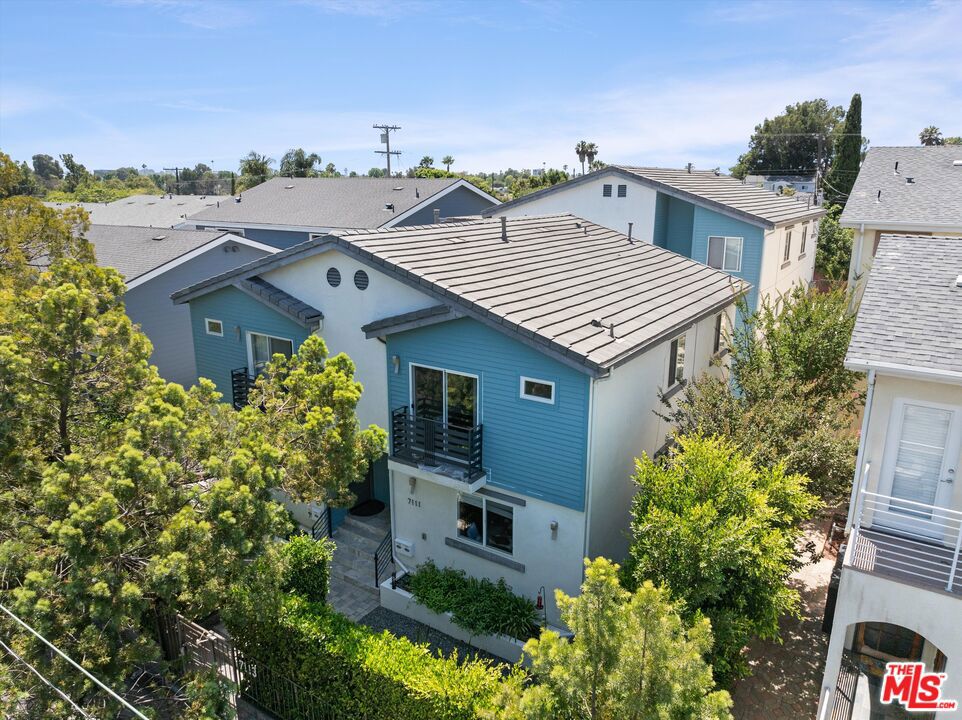 7113 S La Cienega Boulevard Property Photo 1
