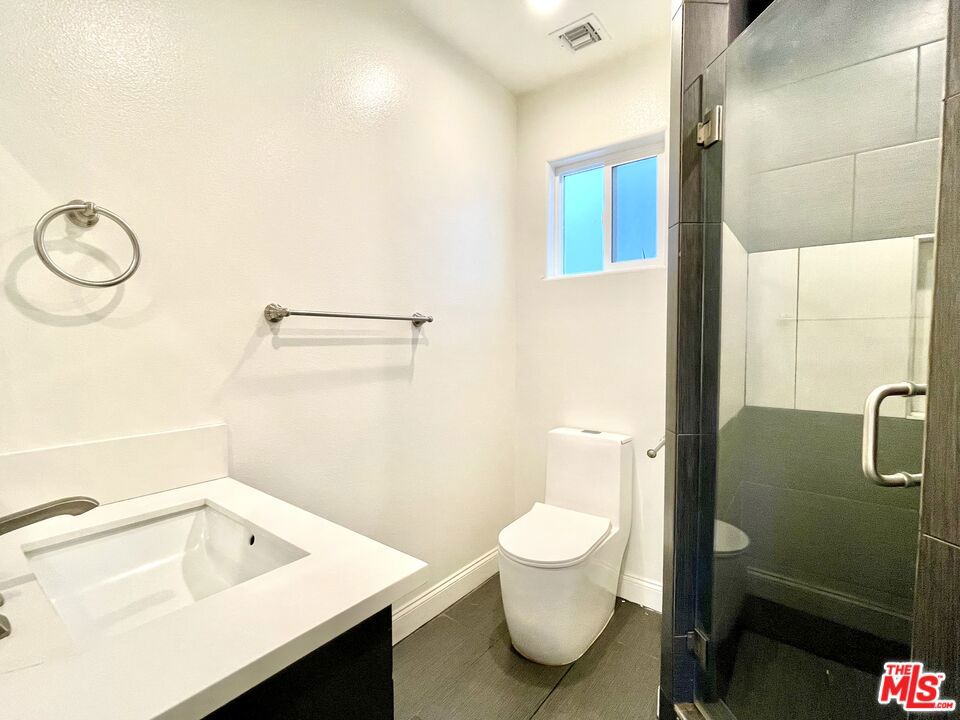 7113 S La Cienega Boulevard Property Photo 11