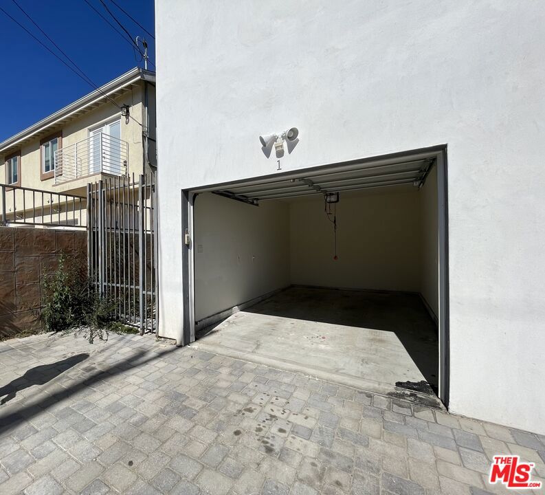 7113 S La Cienega Boulevard Property Photo 19