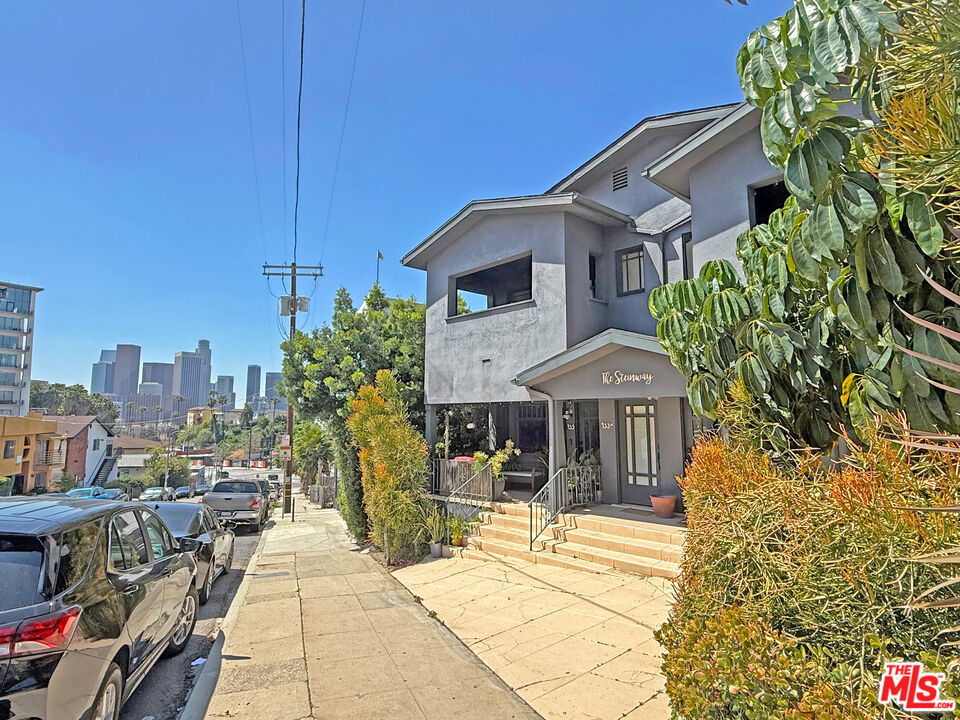 931 Everett Street Property Photo 1