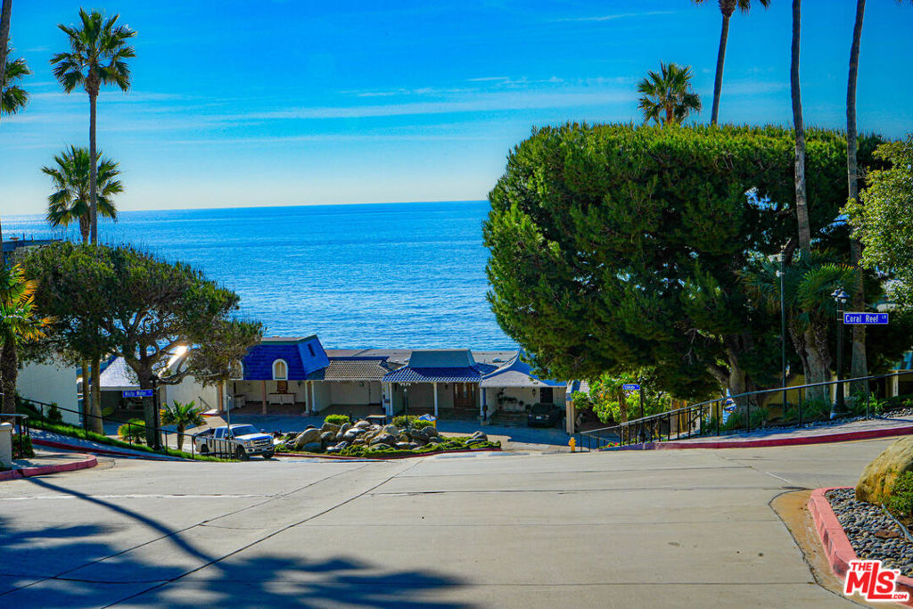 11874 Coral Reef Lane Property Photo 4