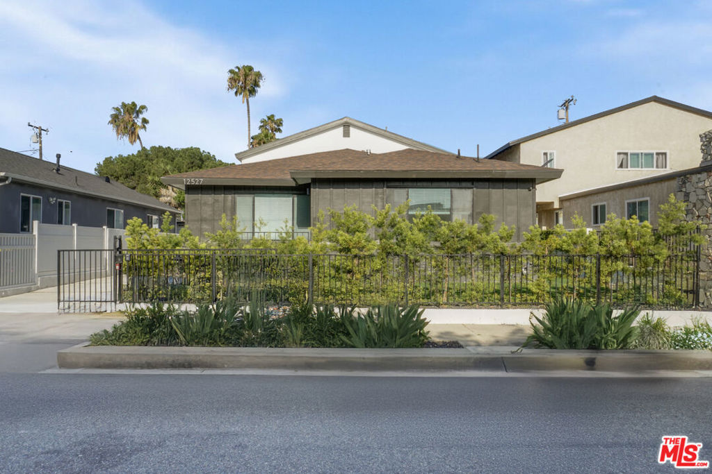 12527 Cranbrook Avenue Property Photo 2
