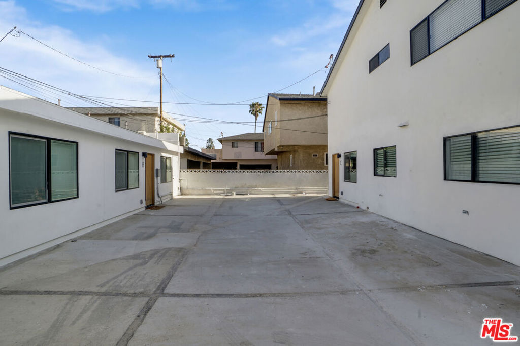 12527 Cranbrook Avenue Property Photo 8