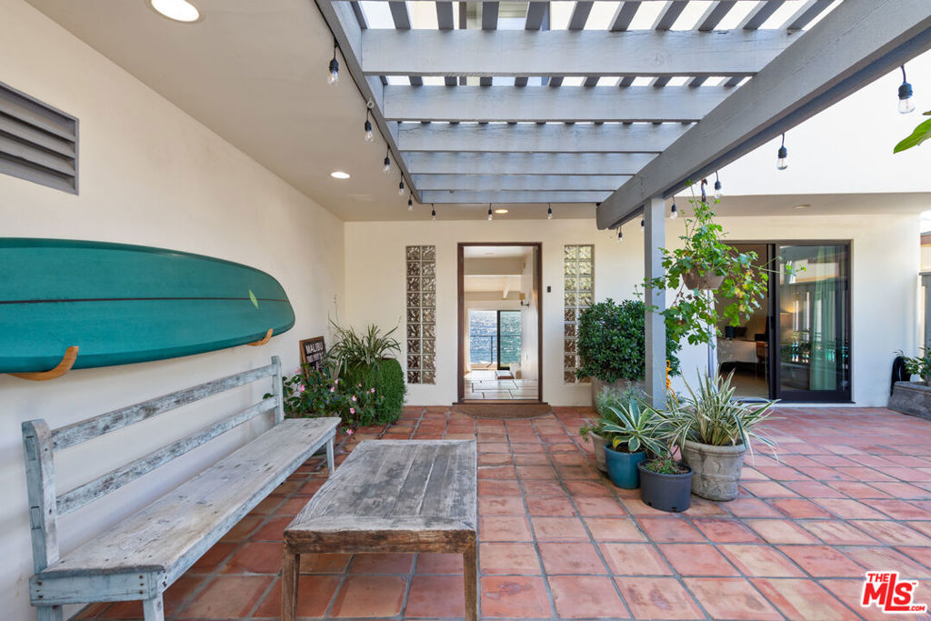 31952 1/2 Pacific Coast Highway Property Photo 6