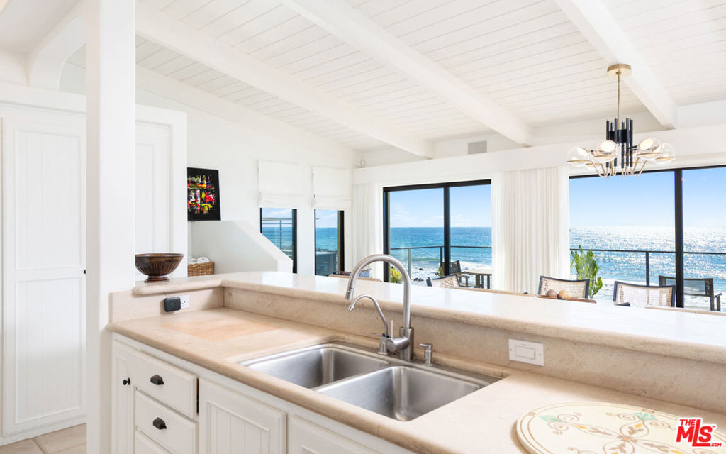 31952 1/2 Pacific Coast Highway Property Photo 15