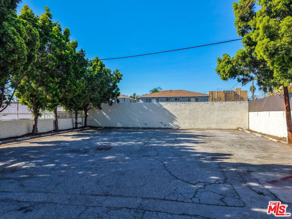 945 S Prairie Avenue Property Photo 14