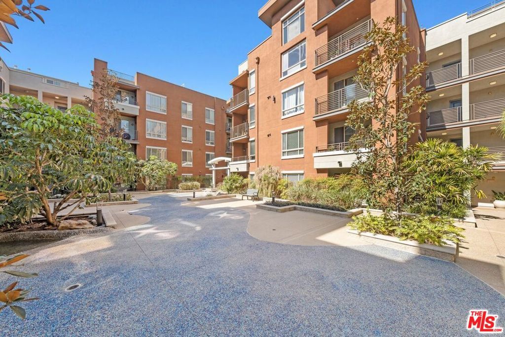100 S Alameda Street 453 Property Photo 11