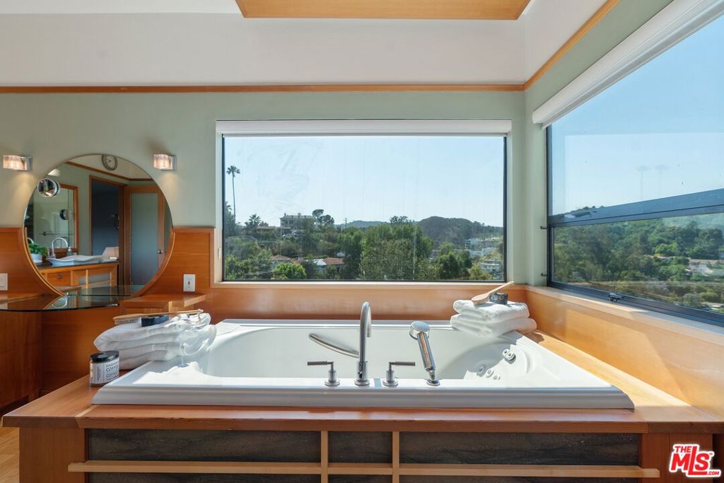 6201 Quebec Drive Property Photo 17