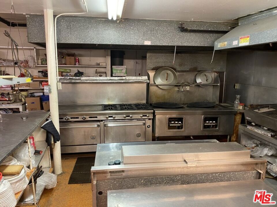 621 S Brawley Avenue Property Photo 4