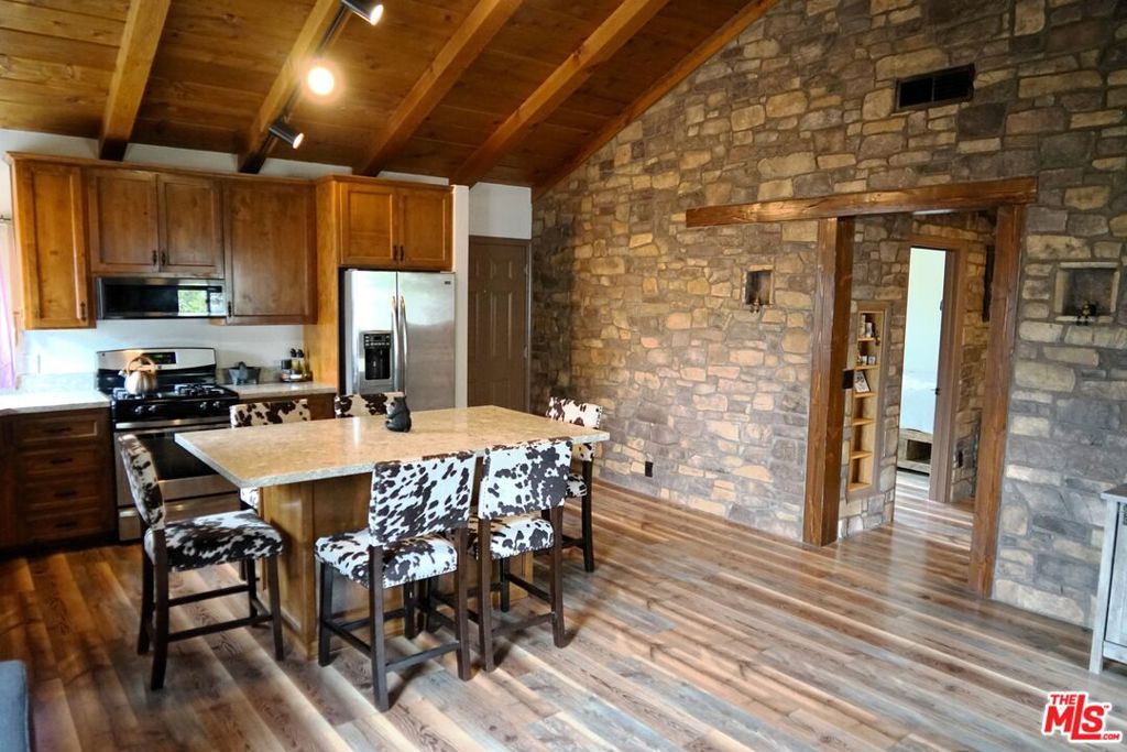 4229 Elliot Trail Property Photo 11