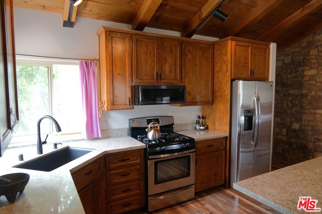 4229 Elliot Trail Property Photo 15
