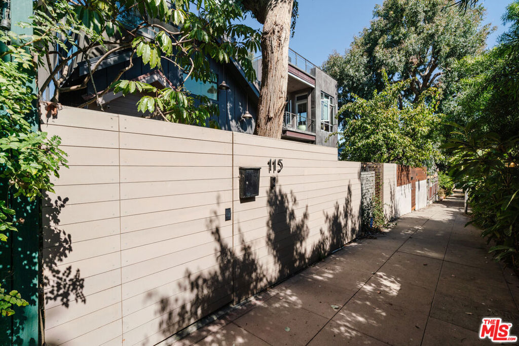115 Park Place Property Photo 40