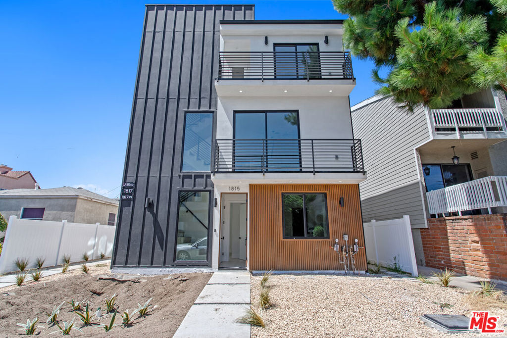 1815 Barry Avenue Property Photo 4