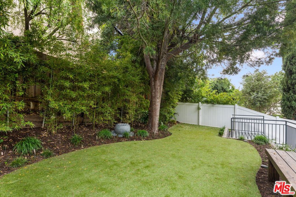 11734 Sunshine Terrace Property Photo 2