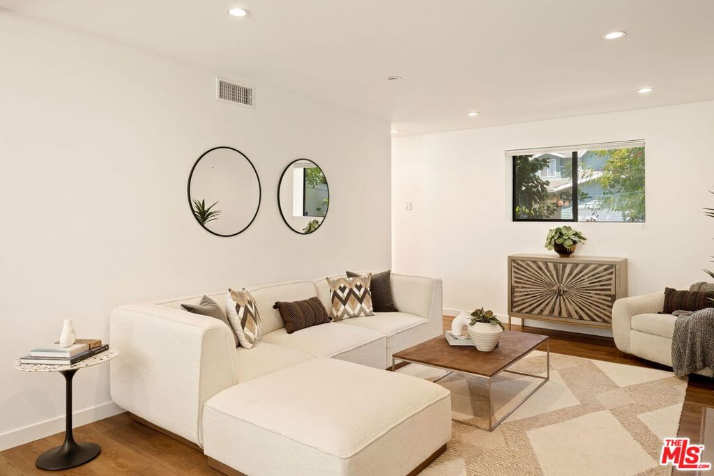 11734 Sunshine Terrace Property Photo 8