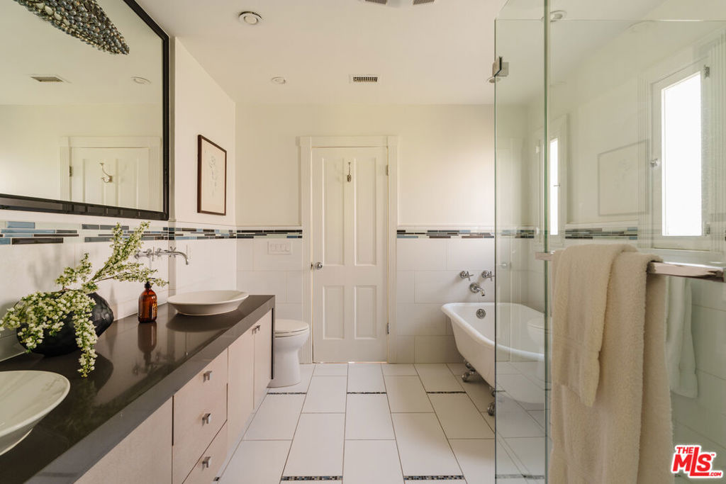 1130 Sierra Alta Way Property Photo 45