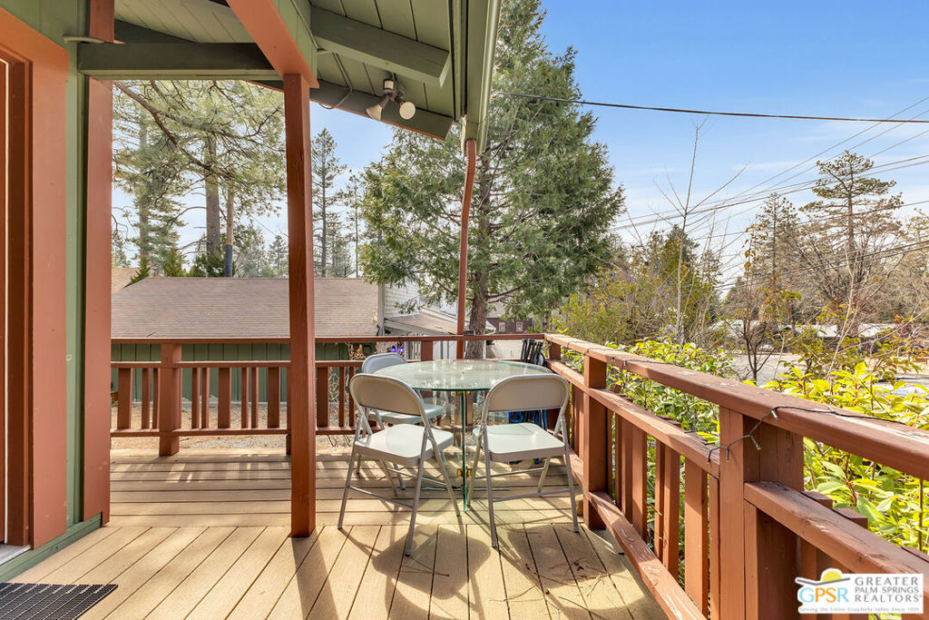 54585 N Circle Drive Property Photo 3