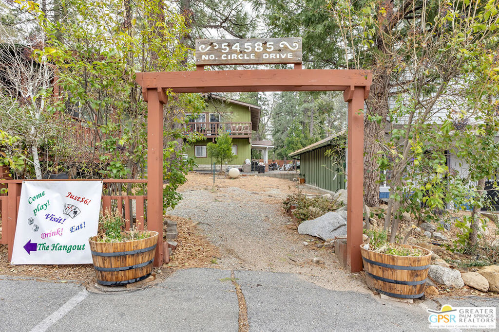 54585 N Circle Drive Property Photo 13