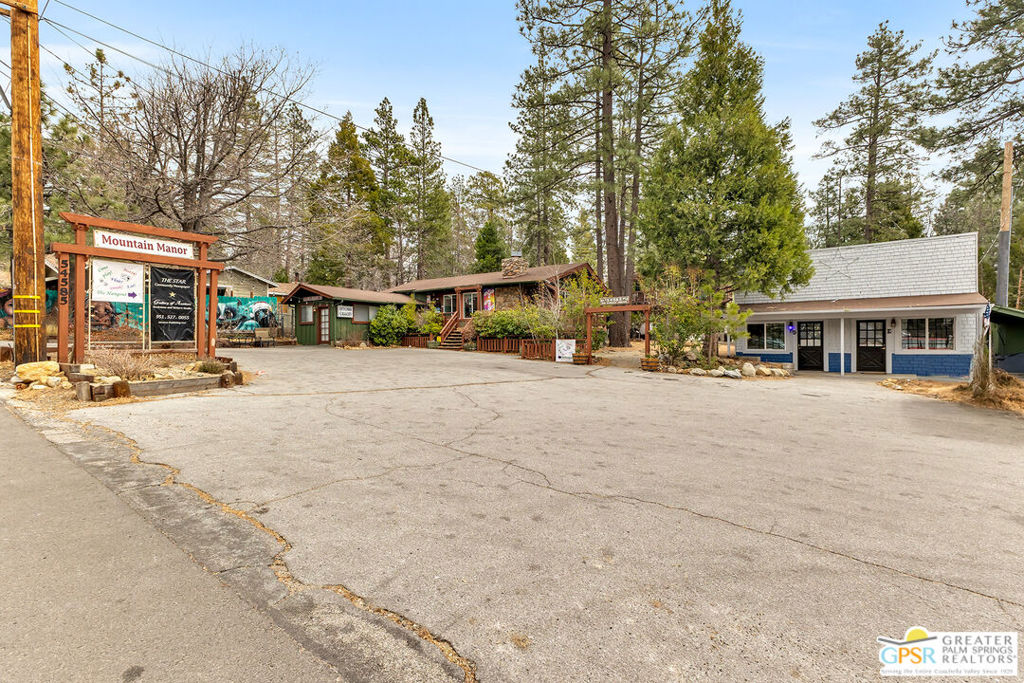 54585 N Circle Drive Property Photo 16