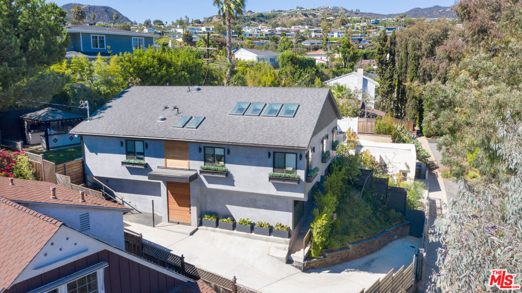 16723 W Sunset Boulevard Property Photo 8